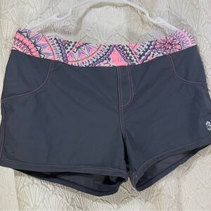 Free Country Cloud Grey/pink/ purple Woven Stretch Board
Shorts Large Women's